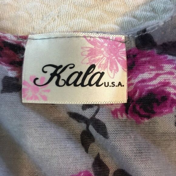 Kala Top Small Grey Pink Flowers Ruffles Small - Picture 4 of 4
